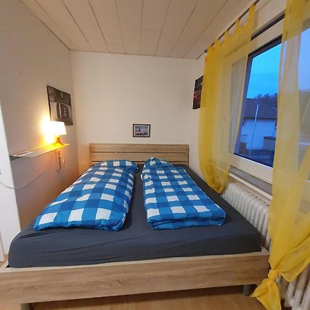 Geraeumiges Ferienhaus In Bad Salzuflen Mit Einfacher Ausstattung, Fuer Geschaeftsreisende, Gruppen Oder Familien Geeignet, 4 Schlafzimmer Eksteriør billede