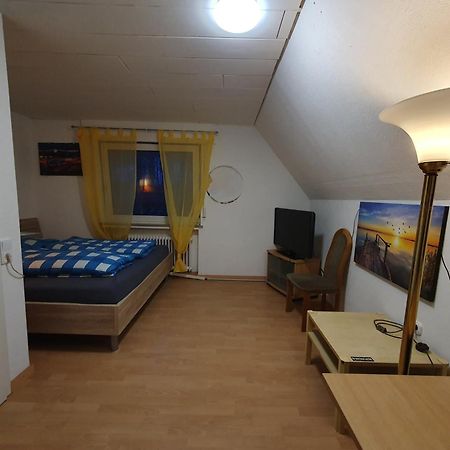 Geraeumiges Ferienhaus In Bad Salzuflen Mit Einfacher Ausstattung, Fuer Geschaeftsreisende, Gruppen Oder Familien Geeignet, 4 Schlafzimmer Eksteriør billede