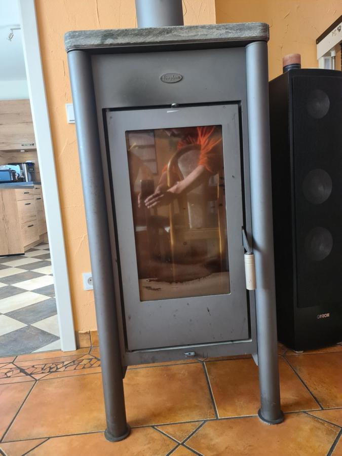 Geraeumiges Ferienhaus In Bad Salzuflen Mit Einfacher Ausstattung, Fuer Geschaeftsreisende, Gruppen Oder Familien Geeignet, 4 Schlafzimmer Eksteriør billede