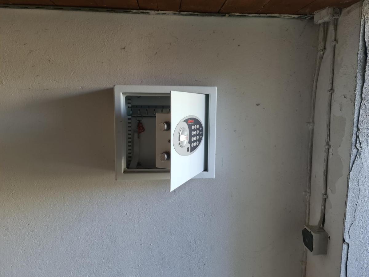 Geraeumiges Ferienhaus In Bad Salzuflen Mit Einfacher Ausstattung, Fuer Geschaeftsreisende, Gruppen Oder Familien Geeignet, 4 Schlafzimmer Eksteriør billede