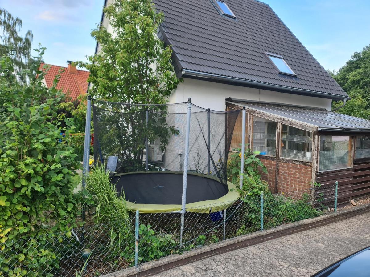 Geraeumiges Ferienhaus In Bad Salzuflen Mit Einfacher Ausstattung, Fuer Geschaeftsreisende, Gruppen Oder Familien Geeignet, 4 Schlafzimmer Eksteriør billede