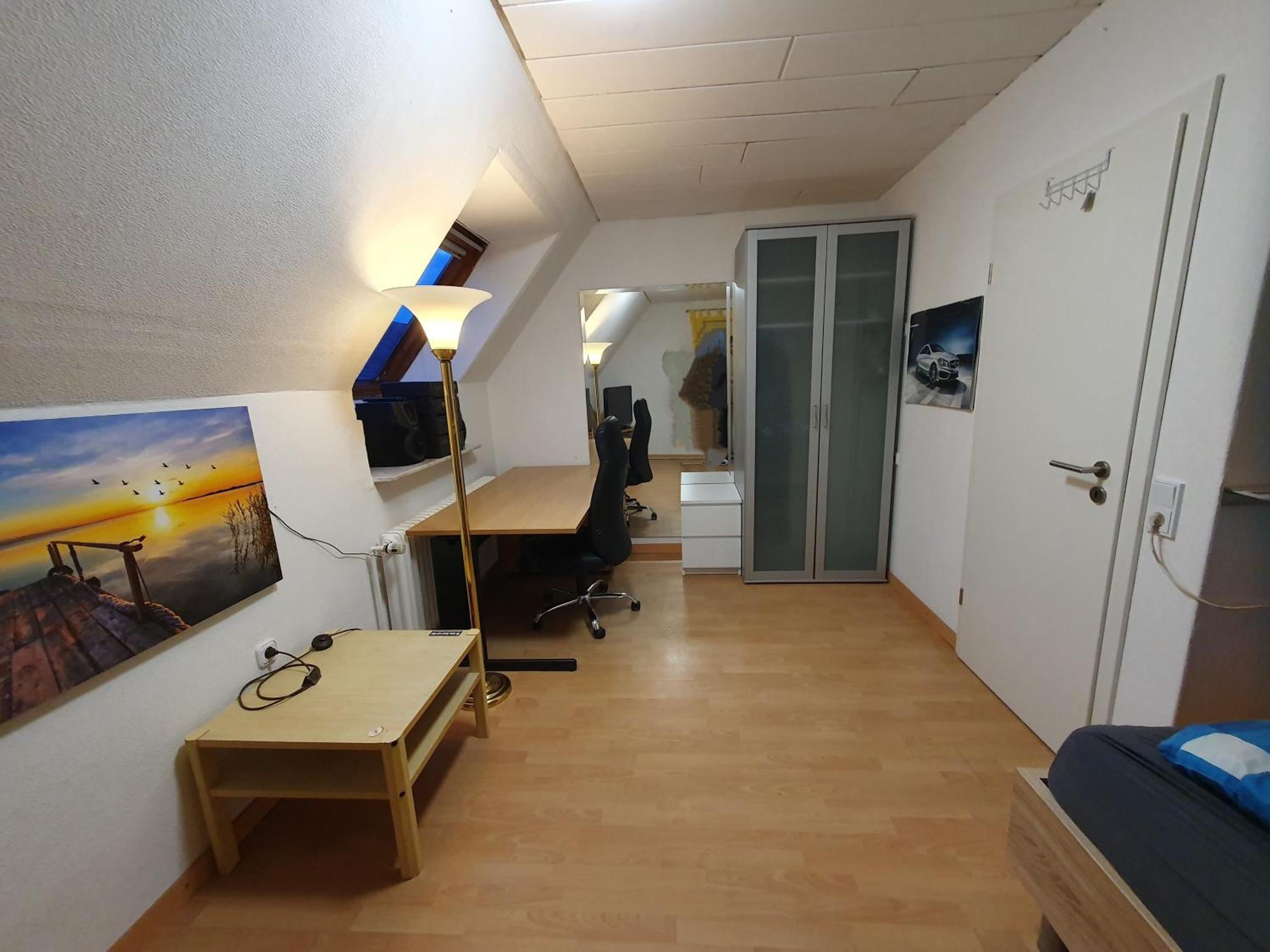 Geraeumiges Ferienhaus In Bad Salzuflen Mit Einfacher Ausstattung, Fuer Geschaeftsreisende, Gruppen Oder Familien Geeignet, 4 Schlafzimmer Eksteriør billede